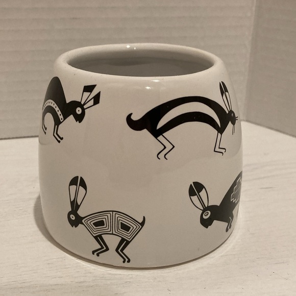 The Treasure Chest Las Cruces NM 1998 Southwest Rabbit Pottery Mug Cup #207 VTG - Picture 3 of 8
